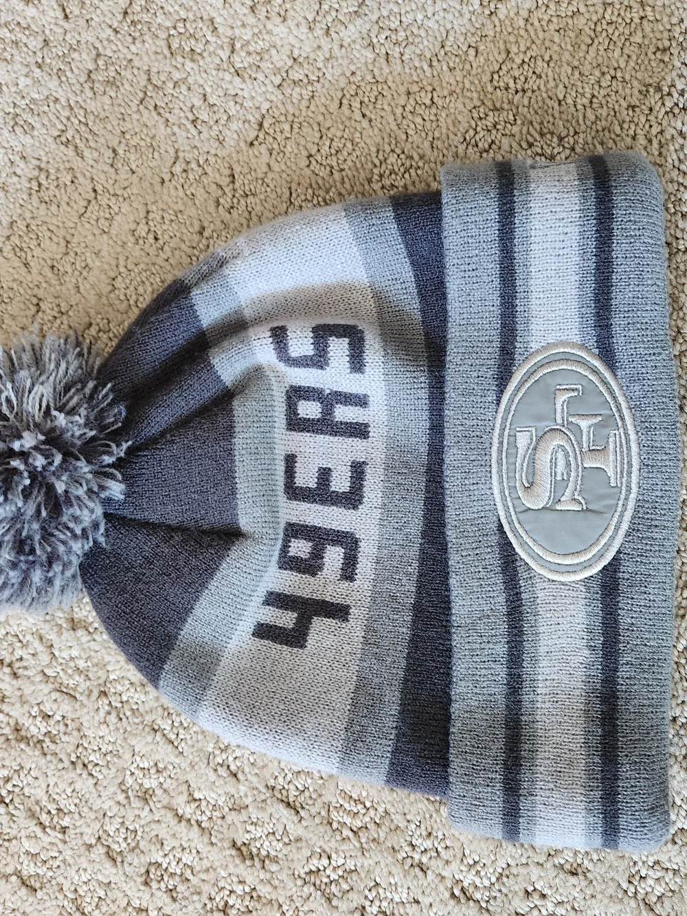 San Francisco 49ers Kids Gray Pom Knit Beanie